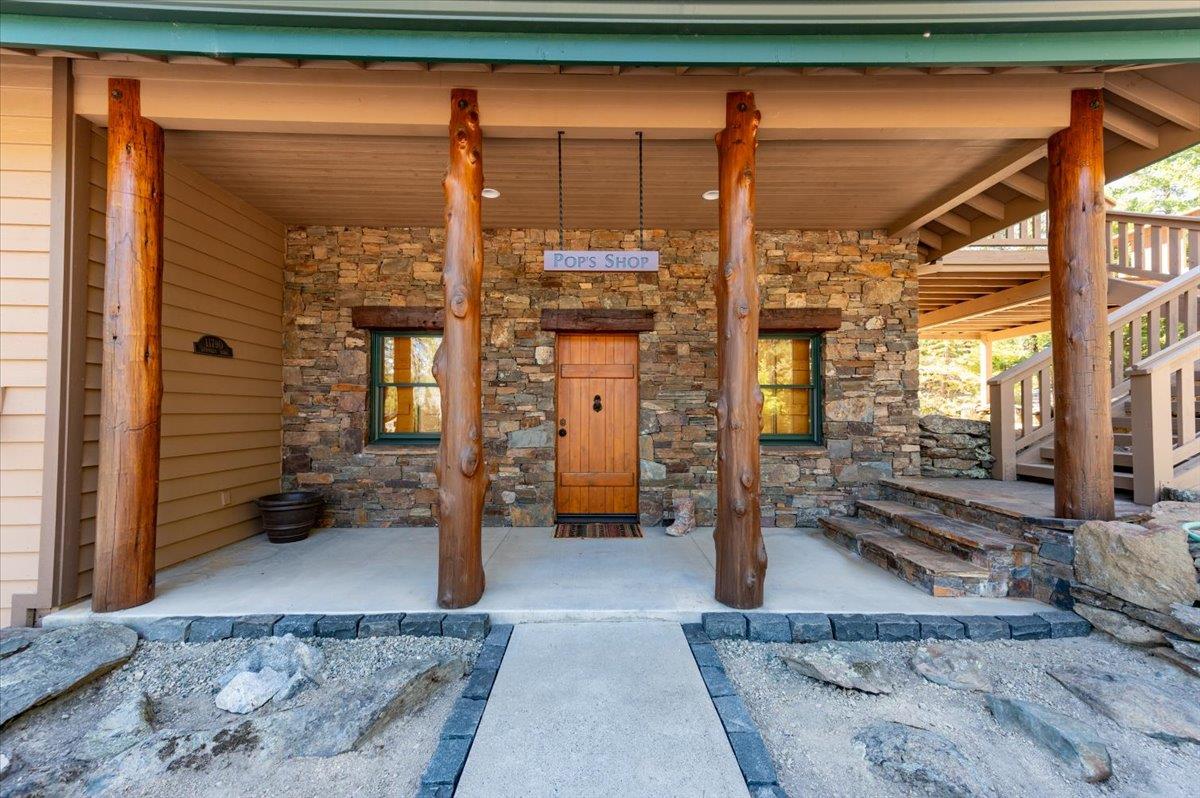 Nevada City, California, 95959, United States, 4 Bedrooms Bedrooms, ,4 BathroomsBathrooms,Residential,Active,2043131