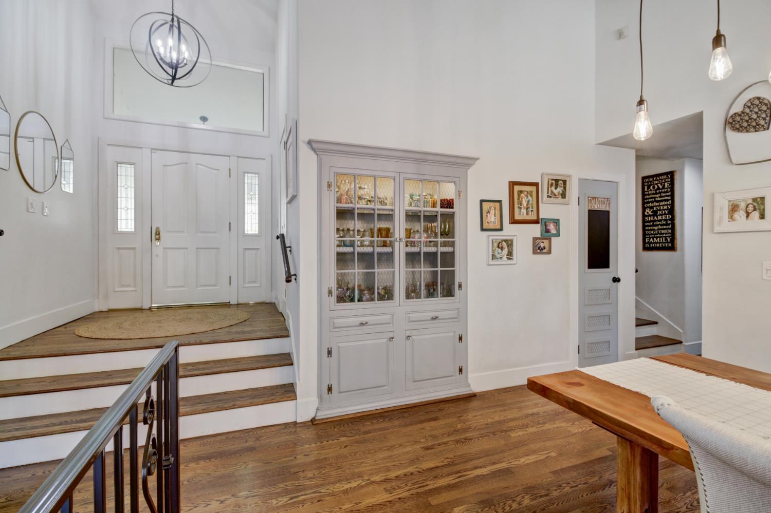 Carmichael, California, 95608, United States, 5 Bedrooms Bedrooms, ,4 BathroomsBathrooms,Residential,Active,1952048