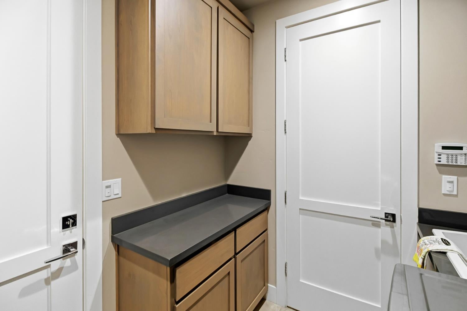 Sacramento, California, 95825, United States, 4 Bedrooms Bedrooms, ,4 BathroomsBathrooms,Residential,Active,1996302