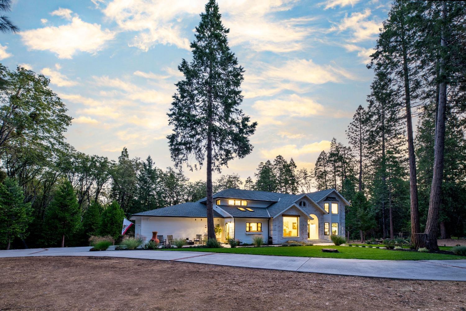 Nevada City, California, 95959, United States, 4 Bedrooms Bedrooms, ,5 BathroomsBathrooms,Residential,Active,1808164