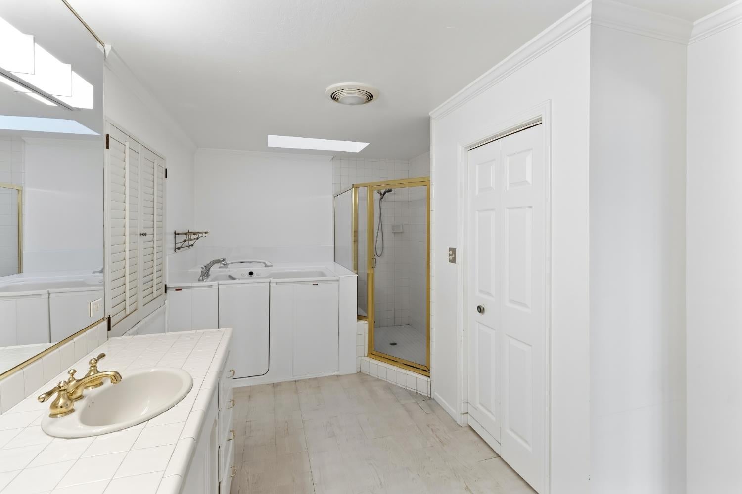 Carmichael, California, 95608, United States, 3 Bedrooms Bedrooms, ,4 BathroomsBathrooms,Residential,Active,2030586