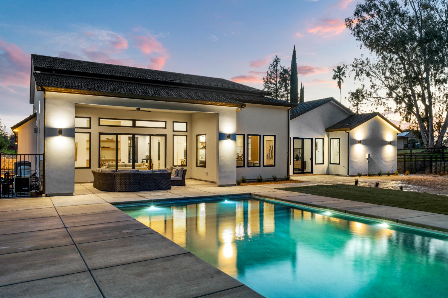 Newcastle, California, 95658, United States, 5 Bedrooms Bedrooms, ,4 BathroomsBathrooms,Residential,Active,2013165