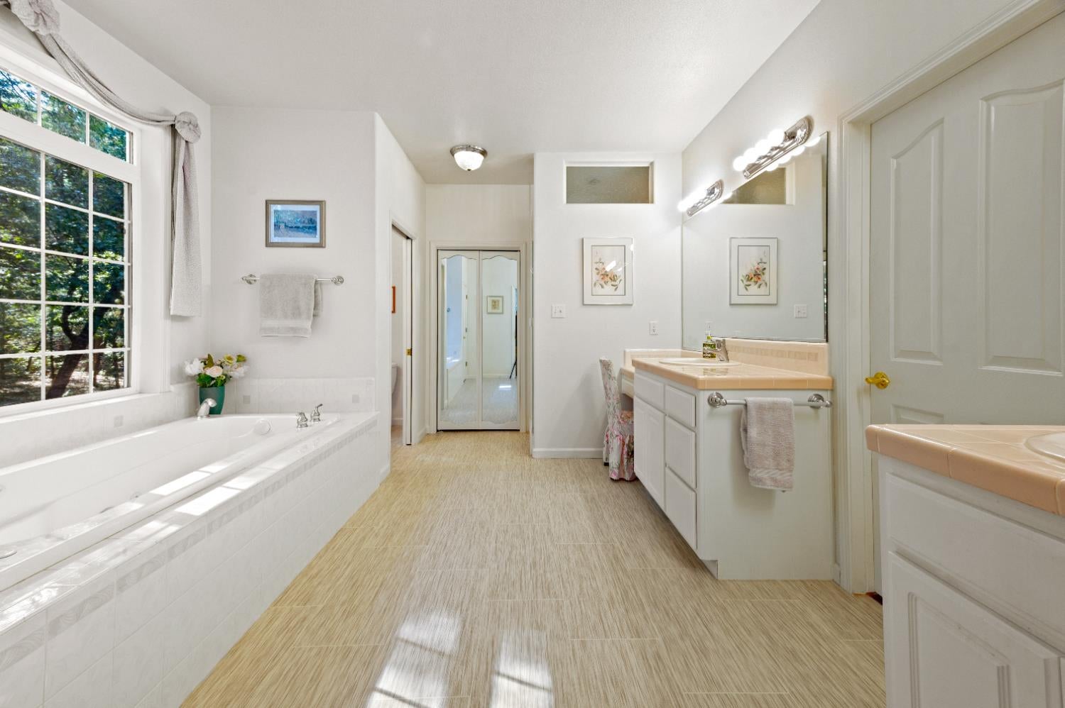 Nevada City, California, 95959, United States, 3 Bedrooms Bedrooms, ,4 BathroomsBathrooms,Residential,Active,1919052