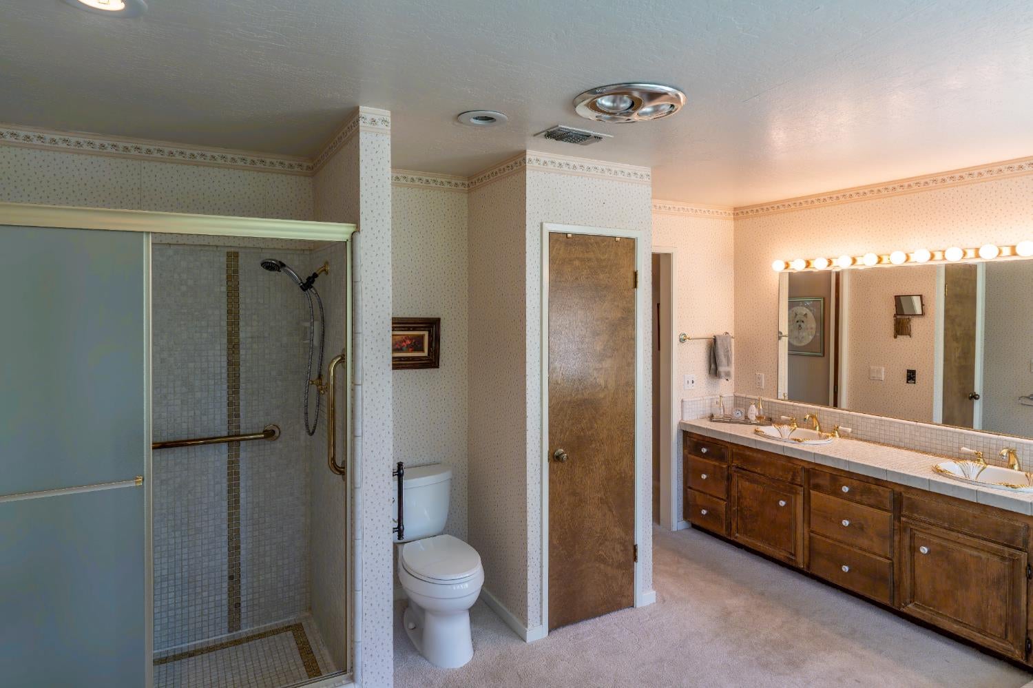 Woodland, California, 95695, United States, 5 Bedrooms Bedrooms, ,5 BathroomsBathrooms,Residential,Active,1907974