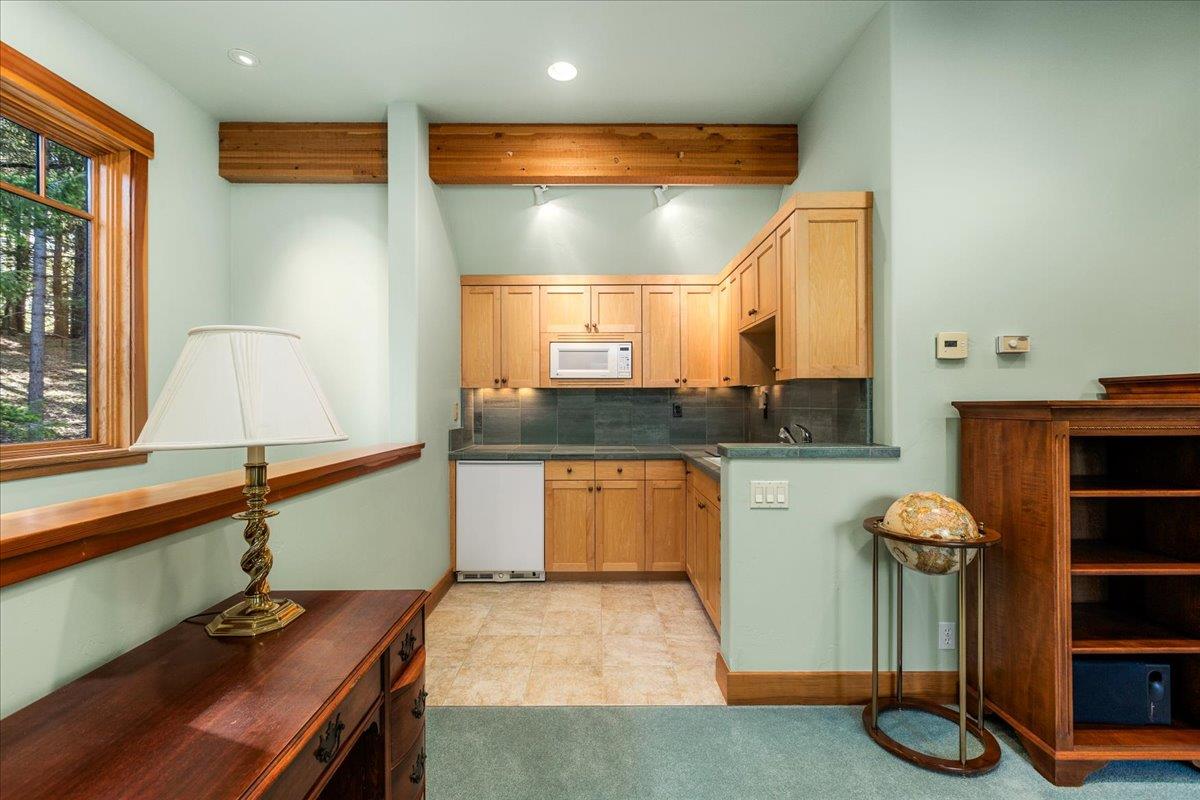 Nevada City, California, 95959, United States, 3 Bedrooms Bedrooms, ,4 BathroomsBathrooms,Residential,Active,1886804