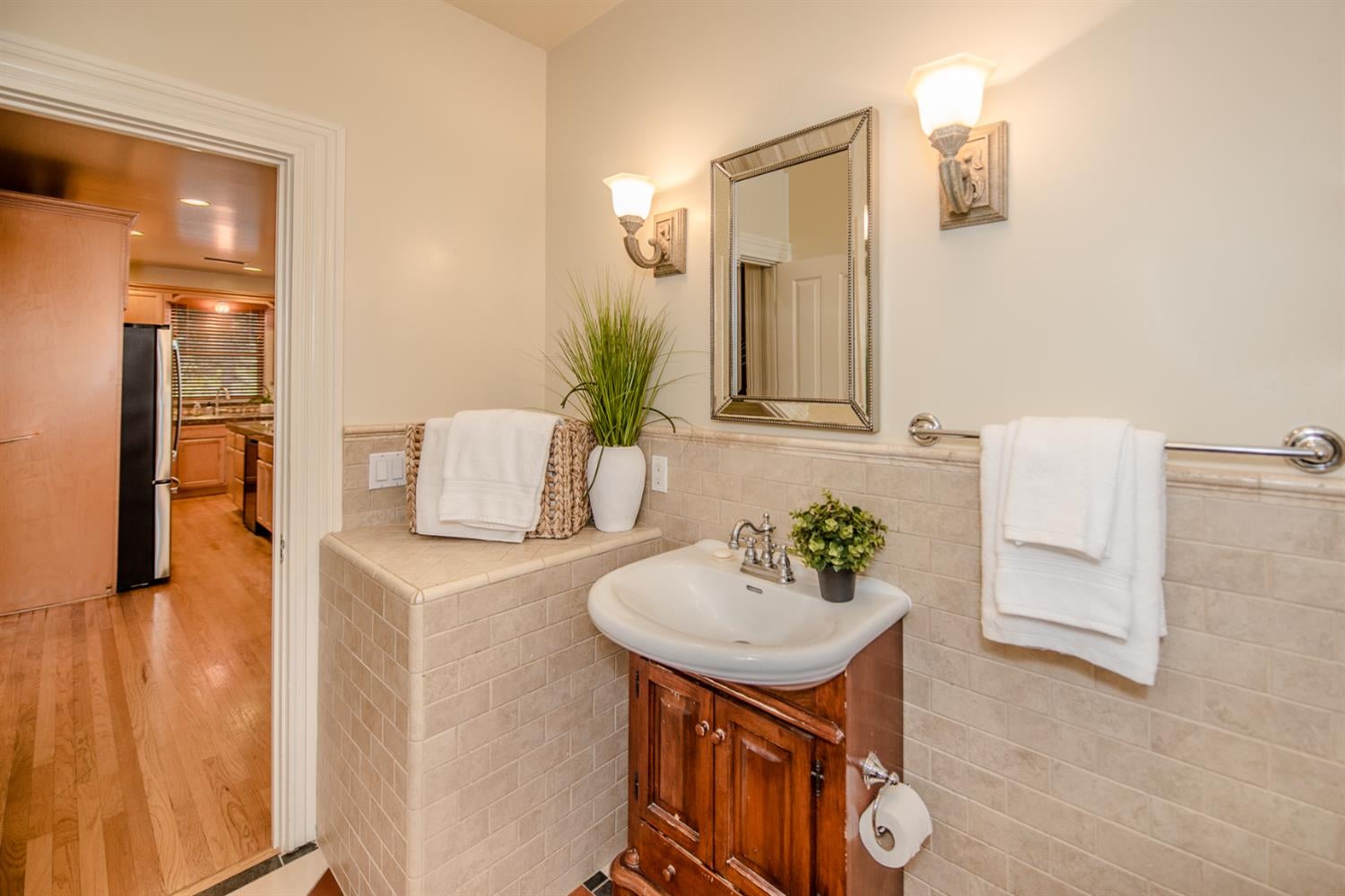 Woodland, California, 95695, United States, 5 Bedrooms Bedrooms, ,4 BathroomsBathrooms,Residential,Active,1843839