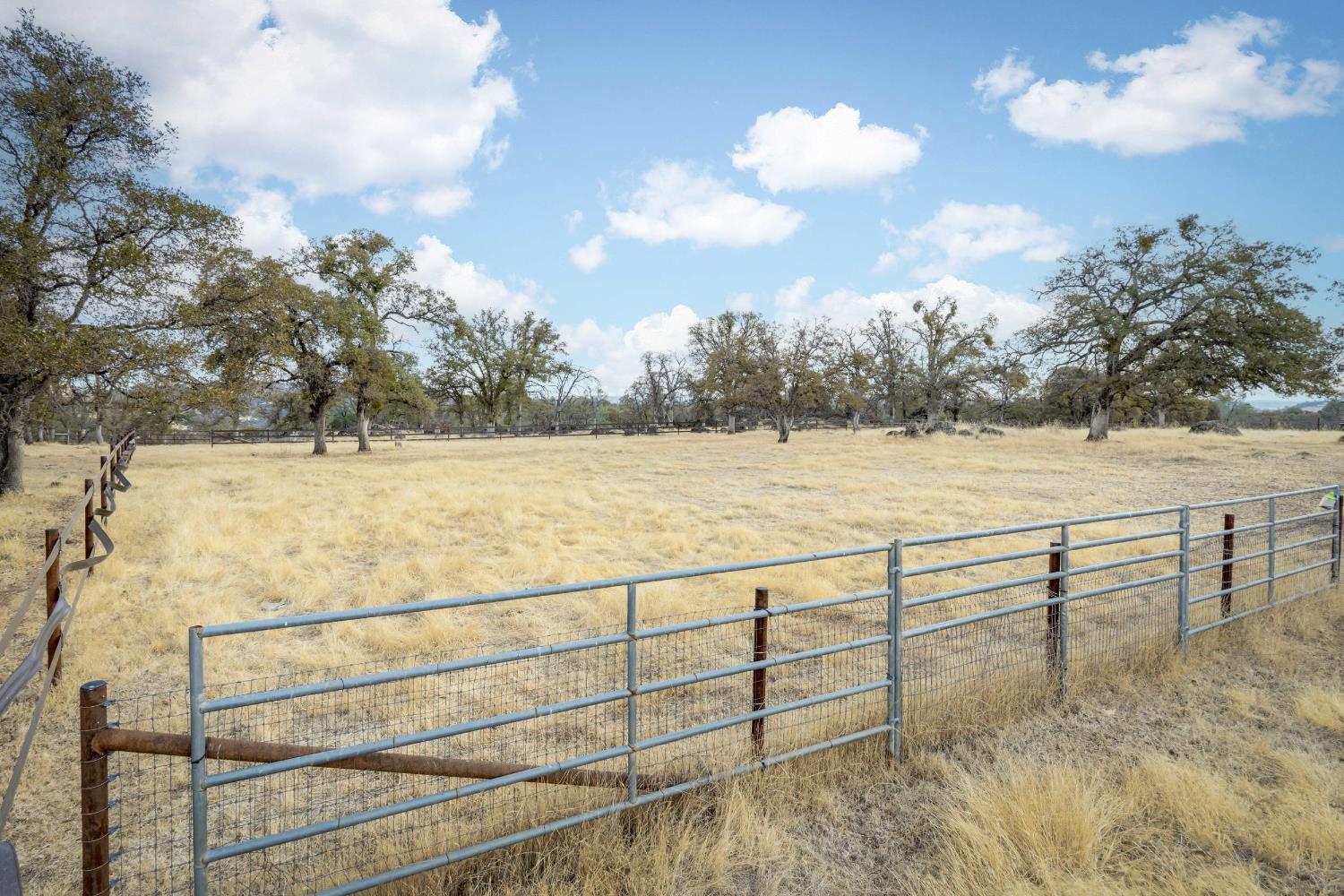 Smartsville, California, 95977, United States, 1 Bedroom Bedrooms, ,3 BathroomsBathrooms,Residential,Active,1952299