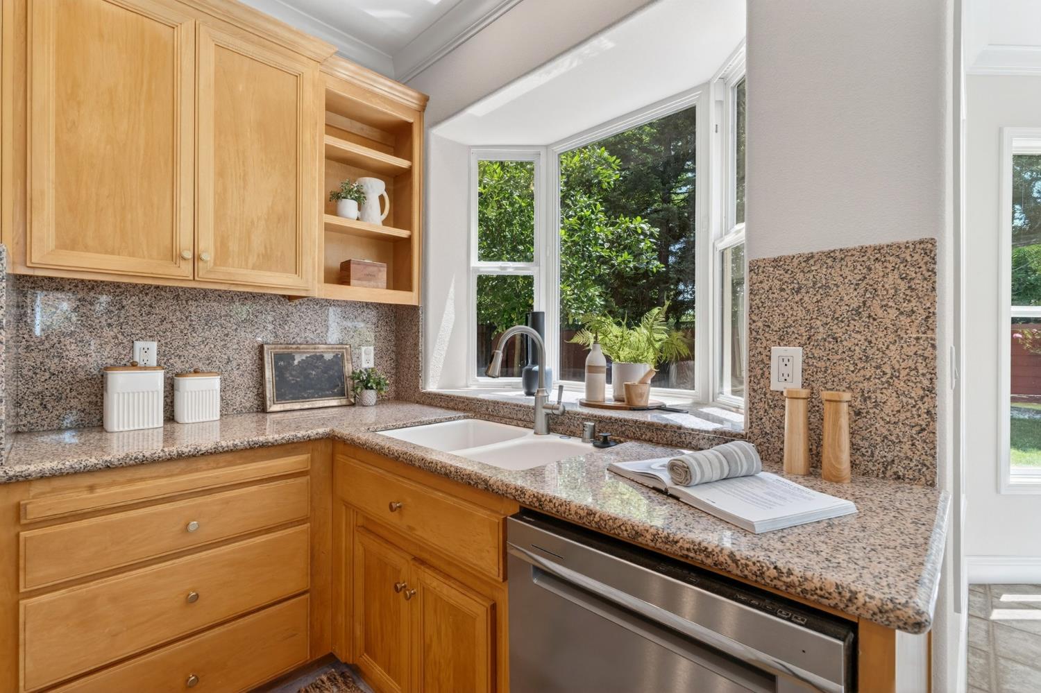 Davis, California, 95618, United States, 4 Bedrooms Bedrooms, ,3 BathroomsBathrooms,Residential,Pending,2045806