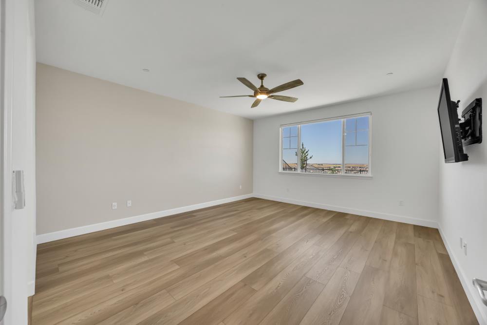 Folsom, California, 95630, United States, 4 Bedrooms Bedrooms, ,3 BathroomsBathrooms,Residential,Active,1922343
