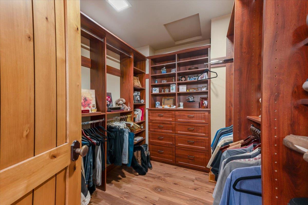 Nevada City, California, 95959, United States, 4 Bedrooms Bedrooms, ,4 BathroomsBathrooms,Residential,Active,2043131