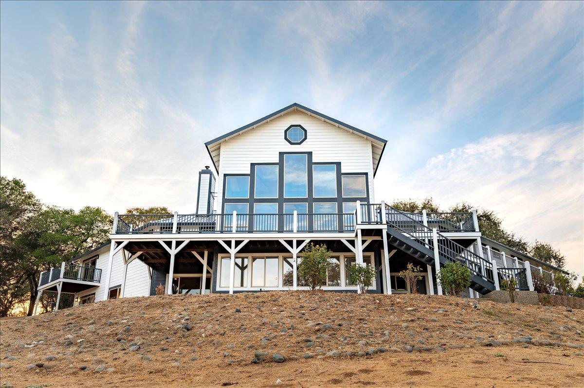 Penn Valley, California, 95946, United States, 4 Bedrooms Bedrooms, ,5 BathroomsBathrooms,Residential,Active,1941359