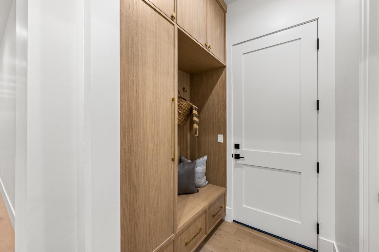 Newcastle, California, 95658, United States, 5 Bedrooms Bedrooms, ,4 BathroomsBathrooms,Residential,Active,2013165