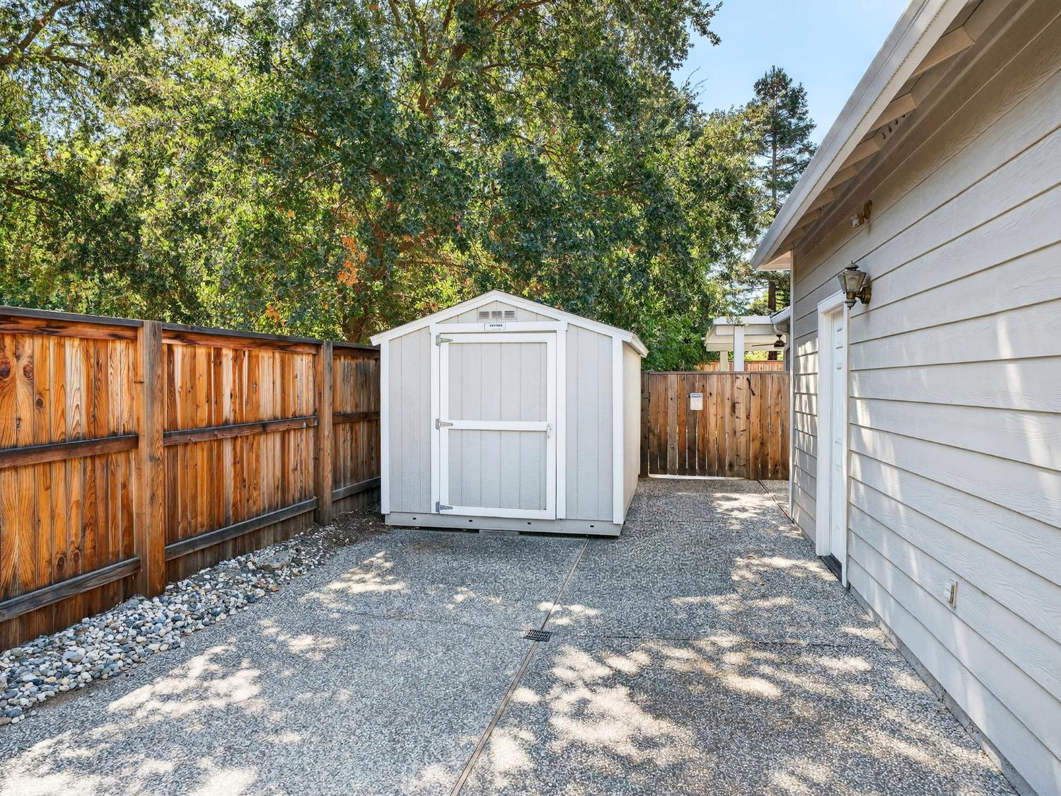 Davis, California, 95618, United States, 5 Bedrooms Bedrooms, ,3 BathroomsBathrooms,Residential,Active,1929454