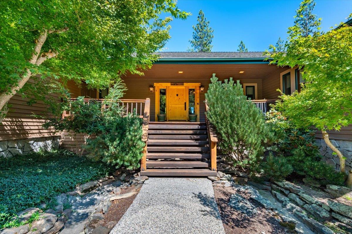 Nevada City, California, 95959, United States, 4 Bedrooms Bedrooms, ,4 BathroomsBathrooms,Residential,Active,2043131