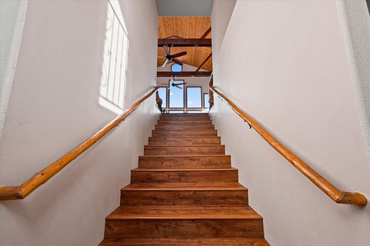 Penn Valley, California, 95946, United States, 4 Bedrooms Bedrooms, ,5 BathroomsBathrooms,Residential,Active,1941359