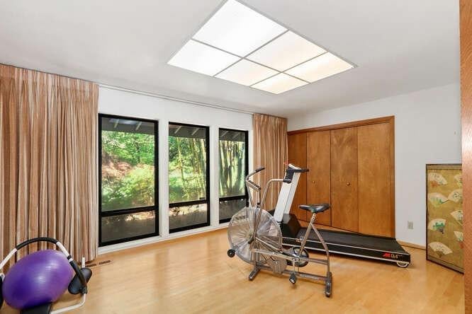 Sacramento, California, 95864, United States, 4 Bedrooms Bedrooms, ,3 BathroomsBathrooms,Residential,Active,1808144