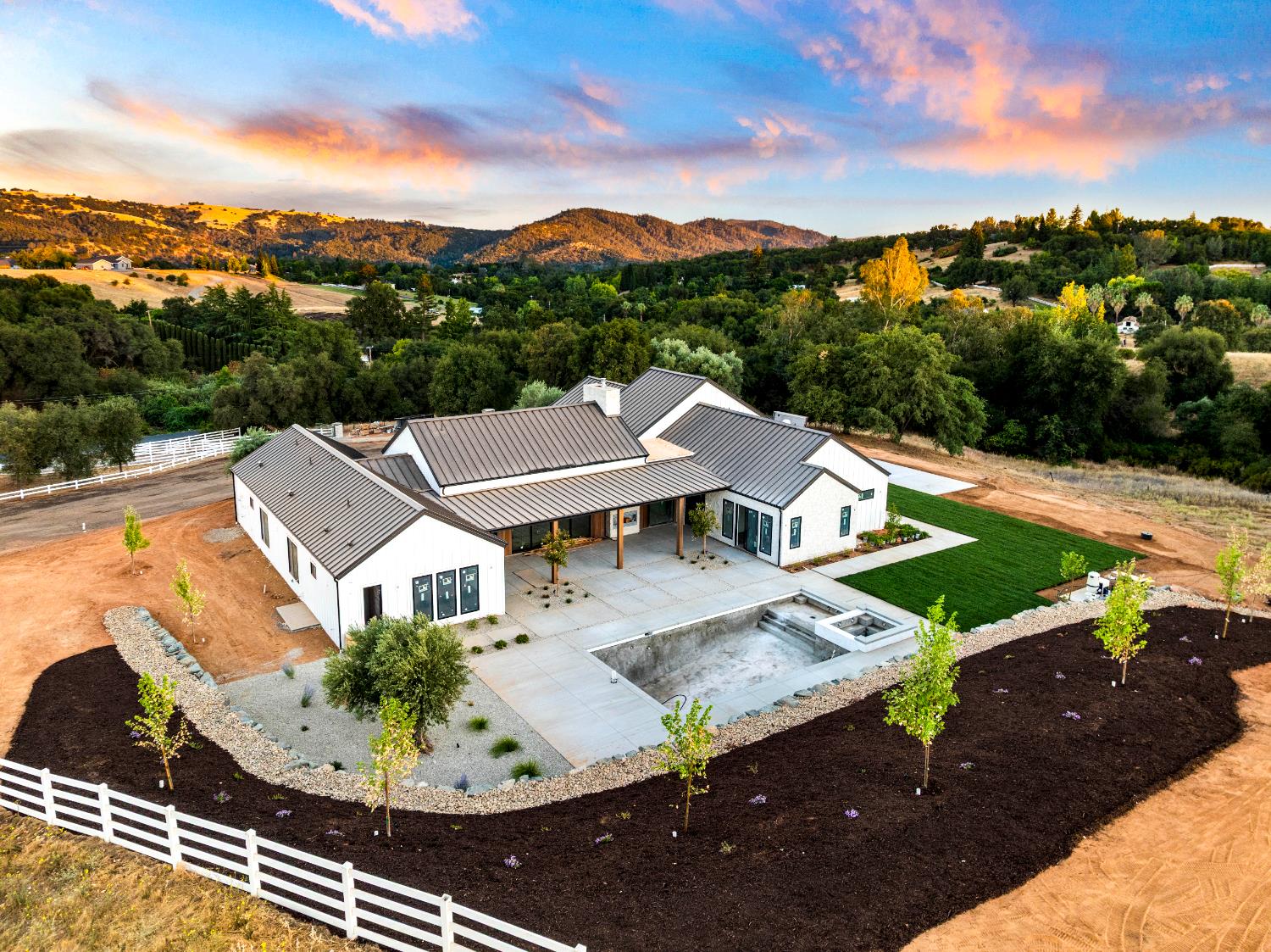 Newcastle, California, 95658, United States, 4 Bedrooms Bedrooms, ,6 BathroomsBathrooms,Residential,Active,1920280