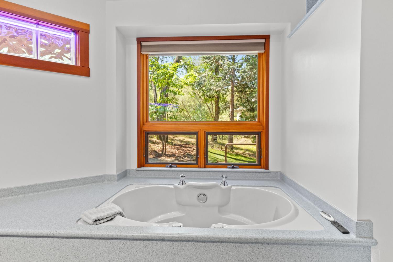 Sutter Creek, California, 95685, United States, 2 Bedrooms Bedrooms, ,4 BathroomsBathrooms,Residential,Active,2038151