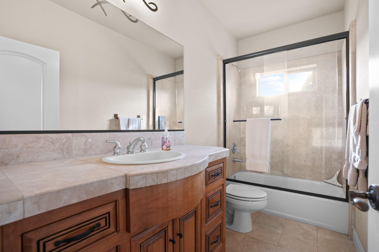 Folsom, California, 95630, United States, 4 Bedrooms Bedrooms, ,4 BathroomsBathrooms,Residential,Active,2008257