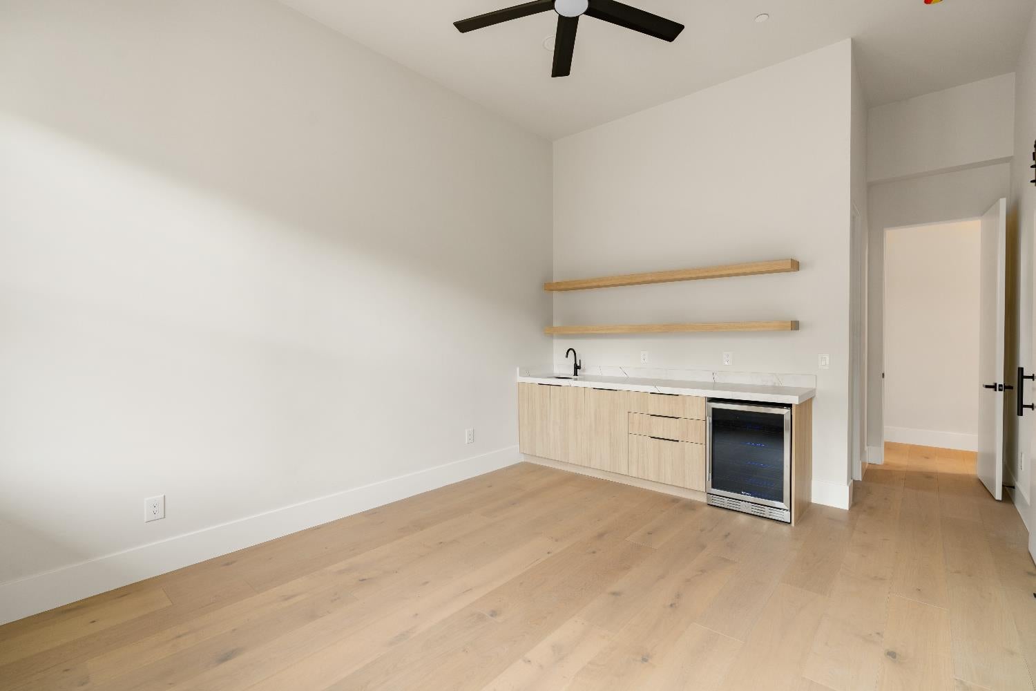 Newcastle, California, 95658, United States, 5 Bedrooms Bedrooms, ,5 BathroomsBathrooms,Residential,Active,1989749