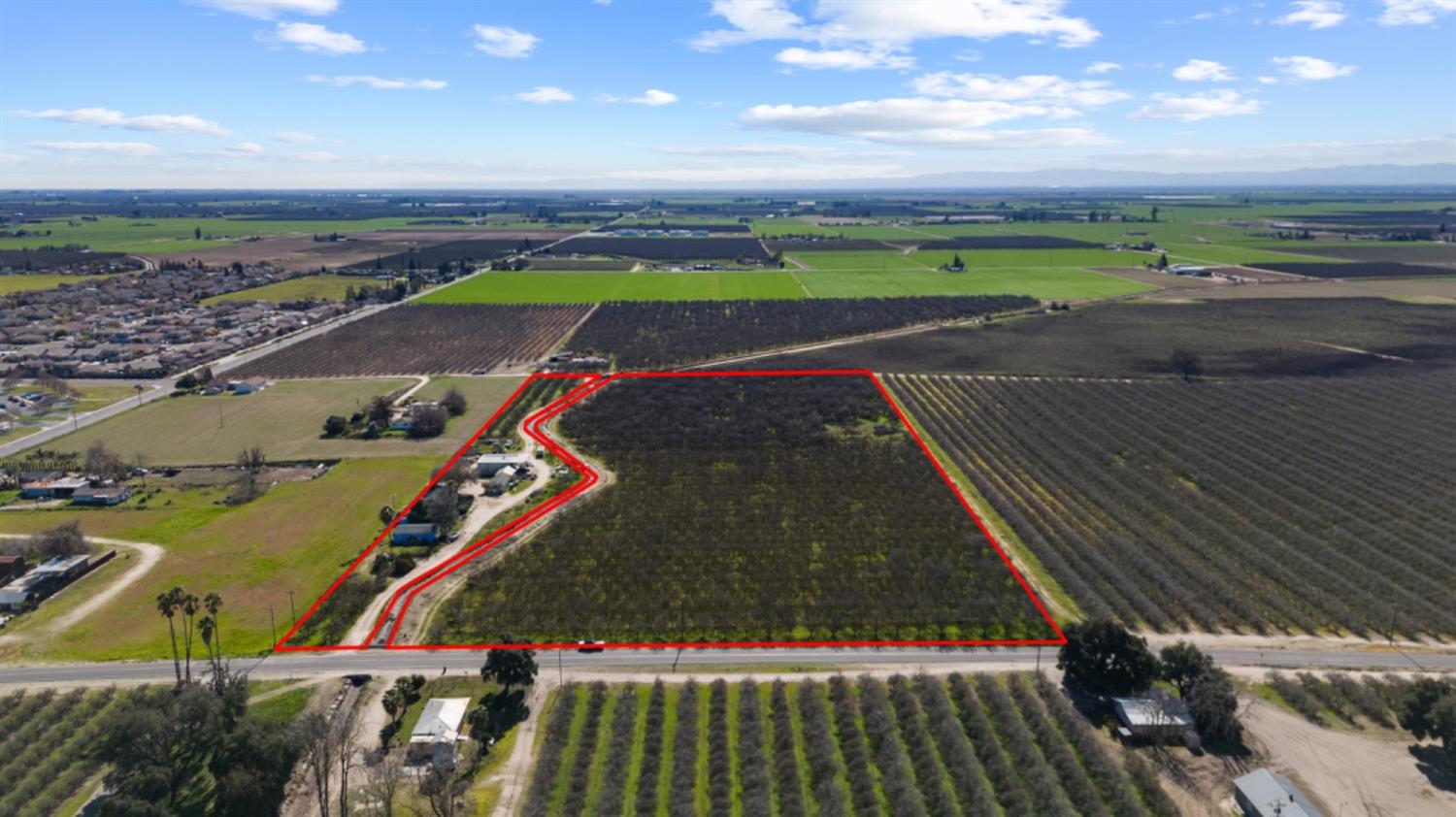 Livingston, California, 95334, United States, 4 Bedrooms Bedrooms, ,2 BathroomsBathrooms,Residential,Active,1808327