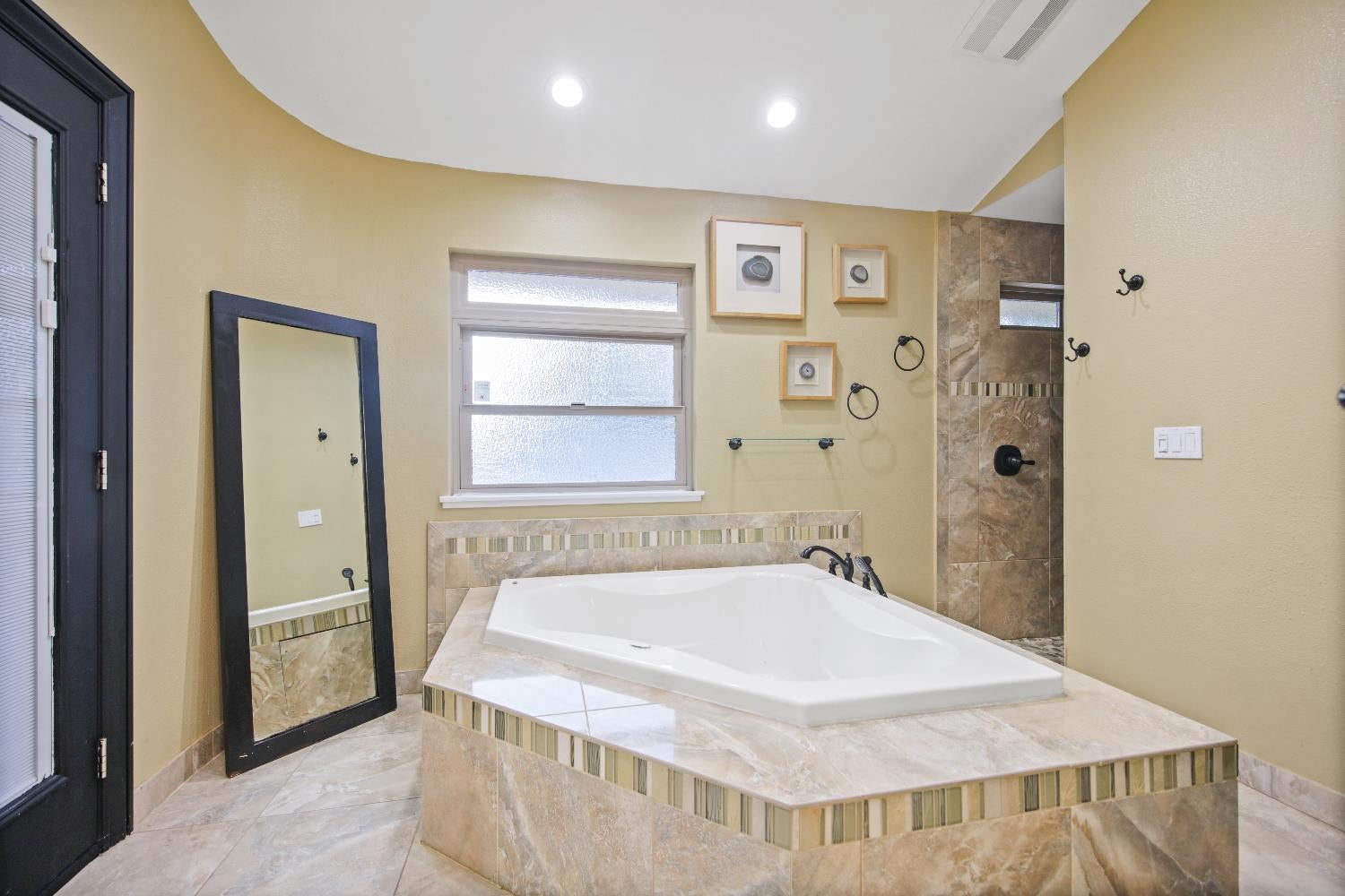 Stockton, California, 95219, United States, 4 Bedrooms Bedrooms, ,5 BathroomsBathrooms,Residential,Active,1970940