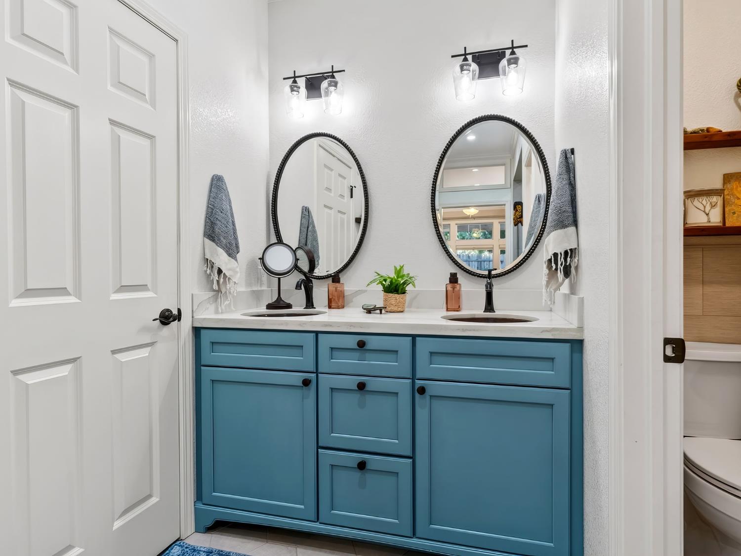 Davis, California, 95618, United States, 5 Bedrooms Bedrooms, ,3 BathroomsBathrooms,Residential,Active,2015823