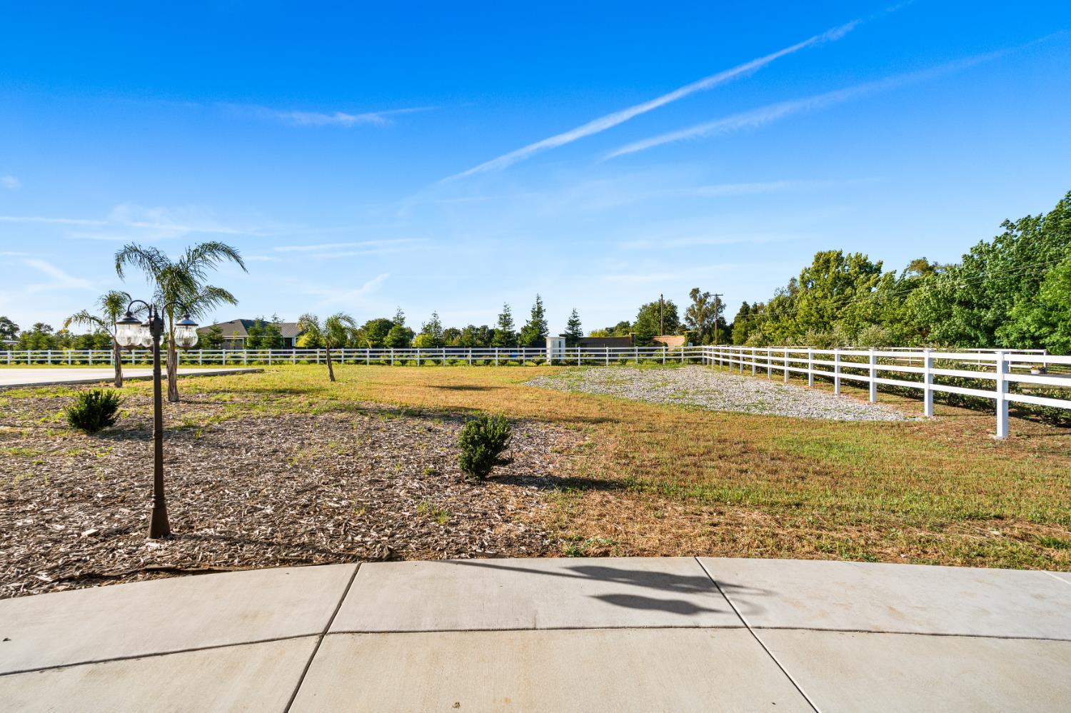 Elk Grove, California, 95624, United States, 6 Bedrooms Bedrooms, ,5 BathroomsBathrooms,Residential,Pending,2045803