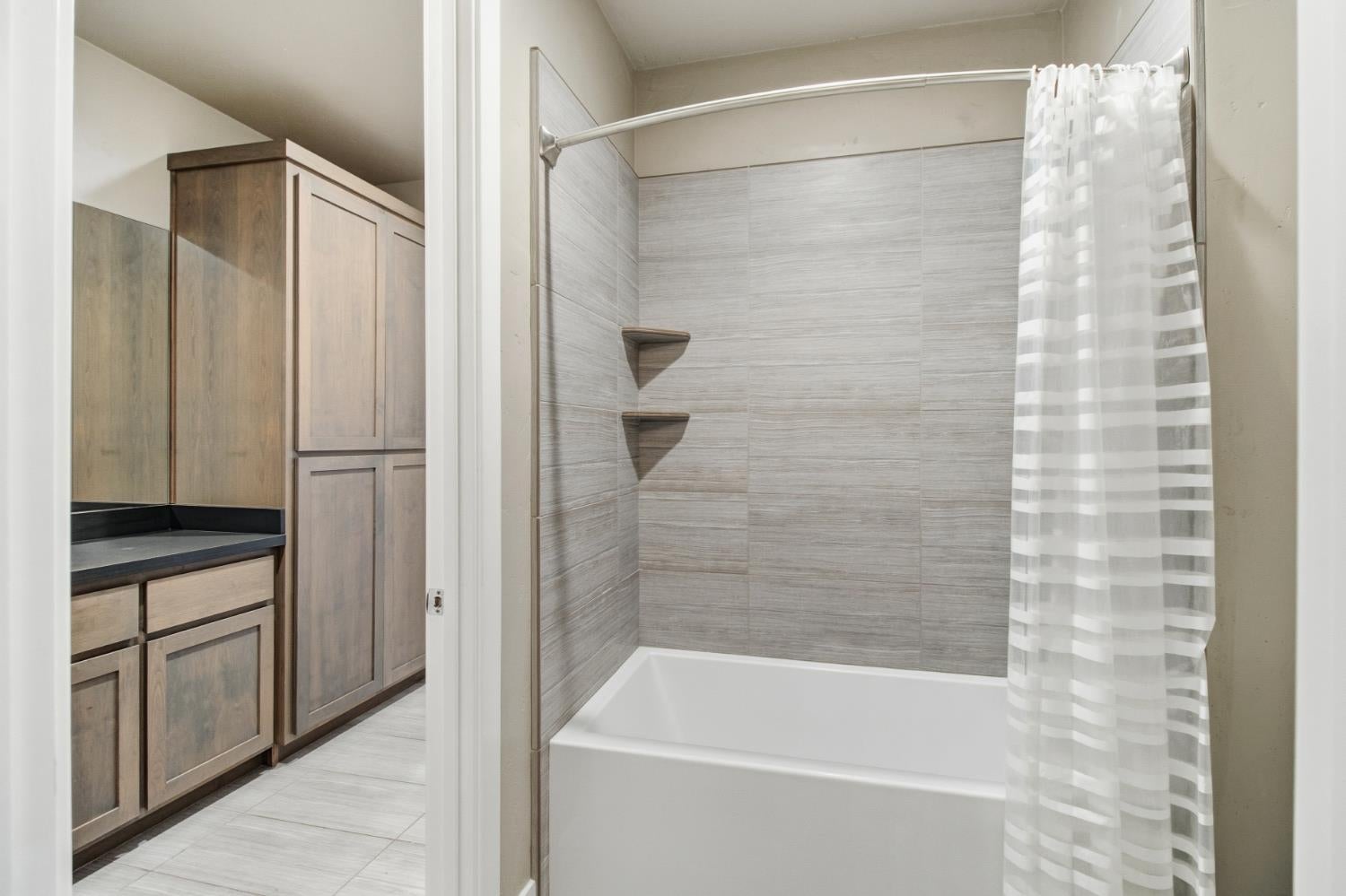 Sacramento, California, 95825, United States, 4 Bedrooms Bedrooms, ,4 BathroomsBathrooms,Residential,Active,1996302