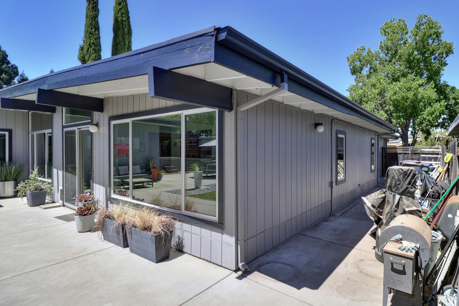 Davis, California, 95616, United States, 4 Bedrooms Bedrooms, ,3 BathroomsBathrooms,Residential,Active,1922279
