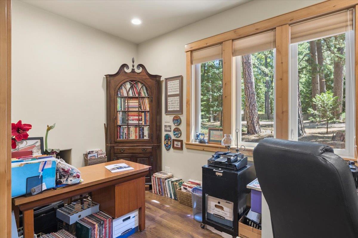 Nevada City, California, 95959, United States, 3 Bedrooms Bedrooms, ,4 BathroomsBathrooms,Residential,Active,1893237