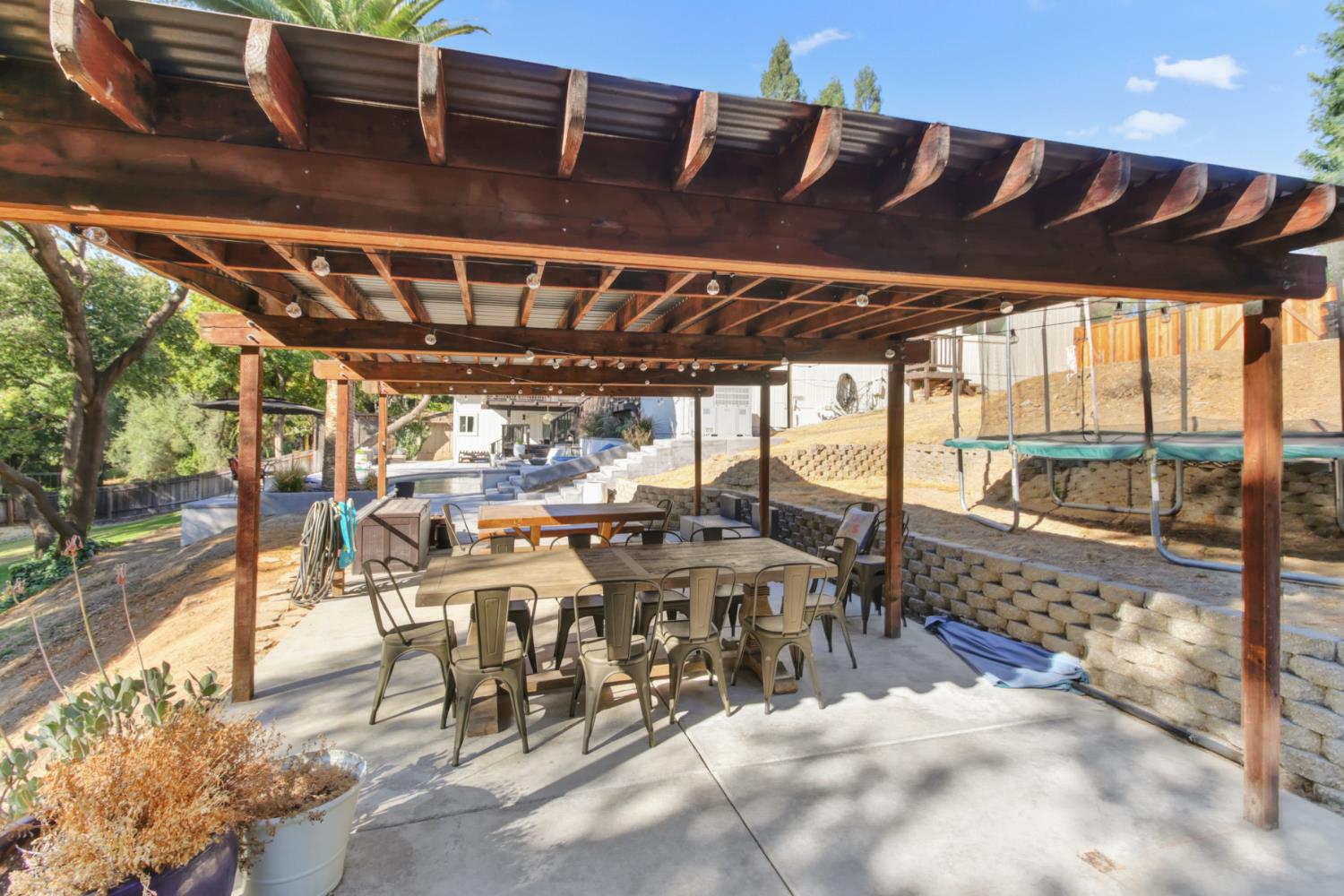 Carmichael, California, 95608, United States, 5 Bedrooms Bedrooms, ,4 BathroomsBathrooms,Residential,Active,1952048