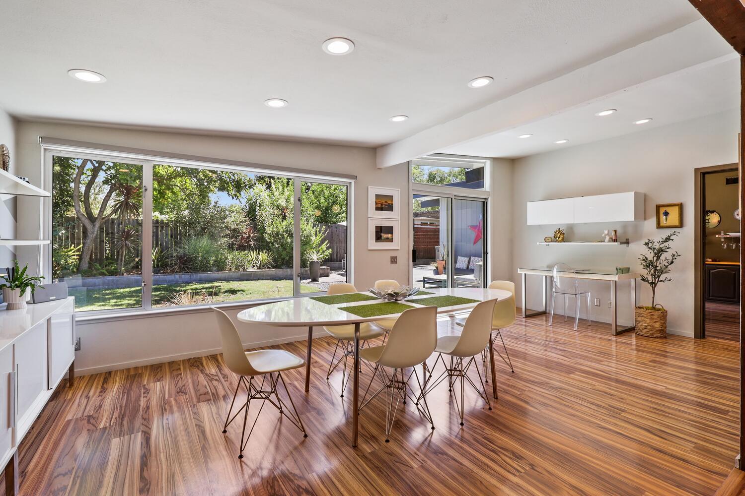 Davis, California, 95616, United States, 4 Bedrooms Bedrooms, ,3 BathroomsBathrooms,Residential,Active,1922279