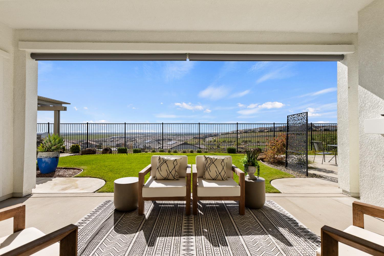 Folsom, California, 95630, United States, 4 Bedrooms Bedrooms, ,5 BathroomsBathrooms,Residential,Active,2008753