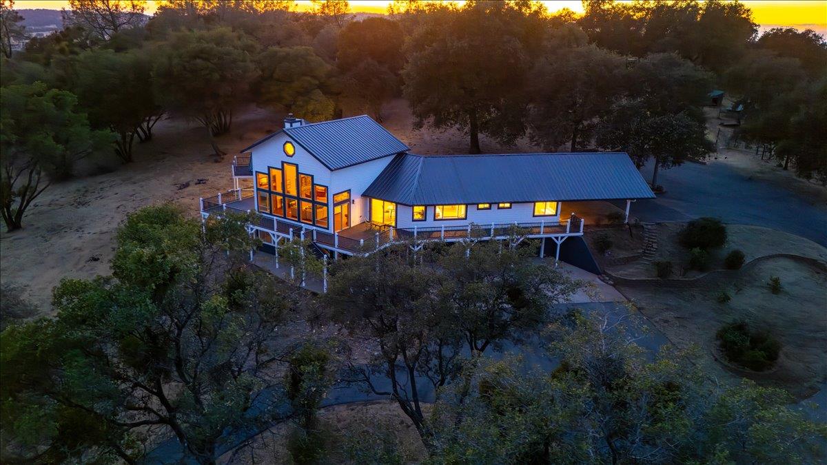 Penn Valley, California, 95946, United States, 4 Bedrooms Bedrooms, ,5 BathroomsBathrooms,Residential,Active,1941359