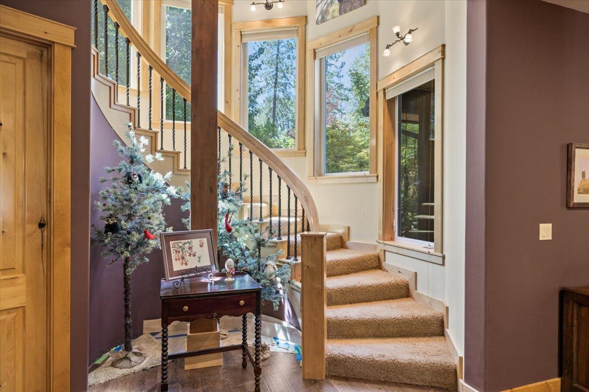 Nevada City, California, 95959, United States, 3 Bedrooms Bedrooms, ,4 BathroomsBathrooms,Residential,Active,1893237