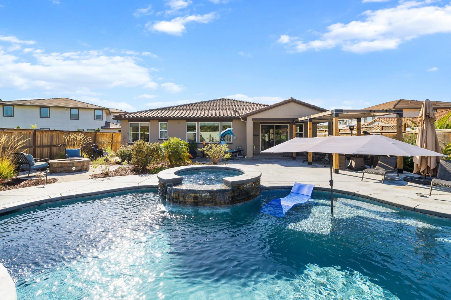 West Sacramento, California, 95605, United States, 3 Bedrooms Bedrooms, ,4 BathroomsBathrooms,Residential,Active,2008265