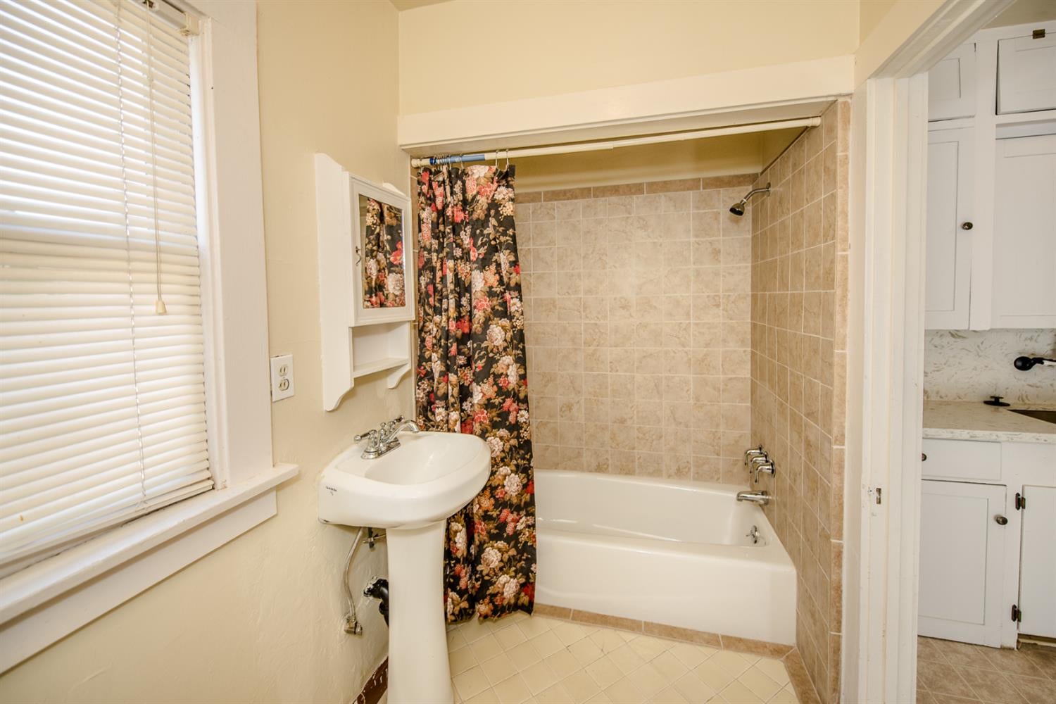 Woodland, California, 95695, United States, 5 Bedrooms Bedrooms, ,4 BathroomsBathrooms,Residential,Active,1843839