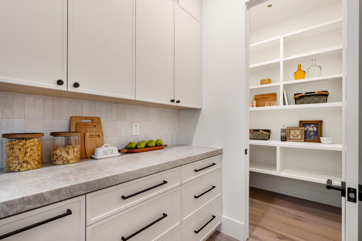 El Dorado Hills, California, 95762, United States, 5 Bedrooms Bedrooms, ,5 BathroomsBathrooms,Residential,Active,1998588