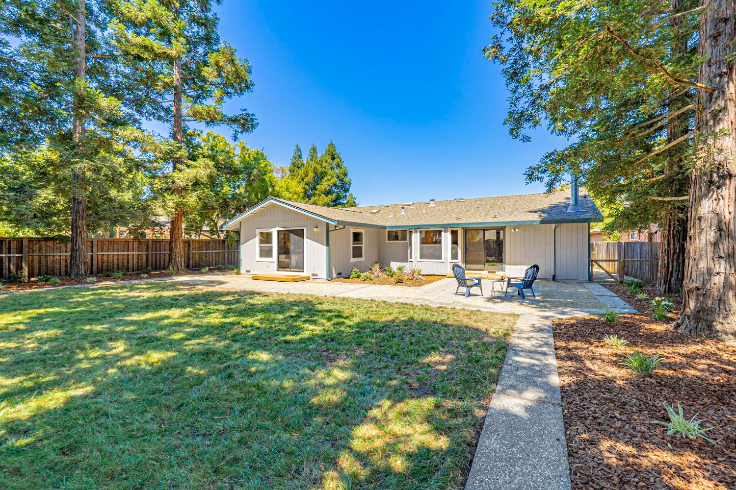 Davis, California, 95616, United States, 4 Bedrooms Bedrooms, ,2 BathroomsBathrooms,Residential,Active,1922306