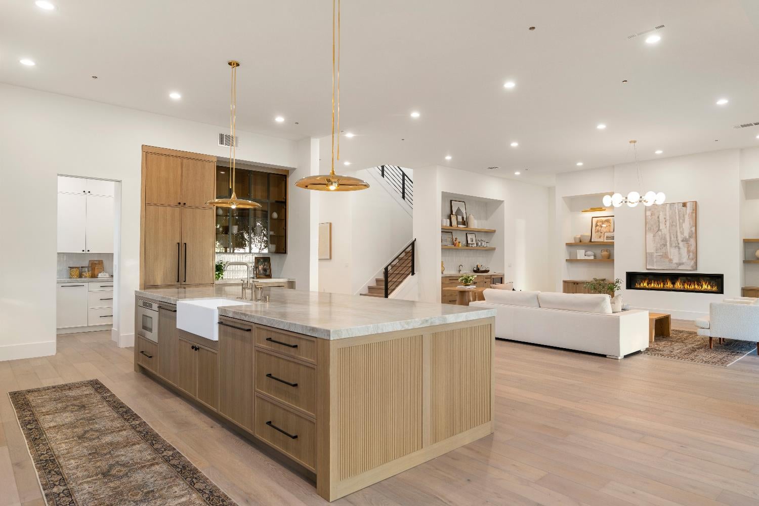 El Dorado Hills, California, 95762, United States, 5 Bedrooms Bedrooms, ,5 BathroomsBathrooms,Residential,Active,1998588