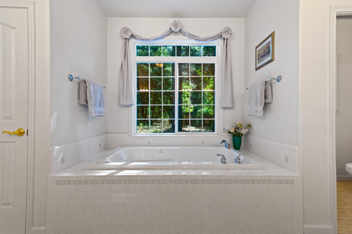 Nevada City, California, 95959, United States, 3 Bedrooms Bedrooms, ,4 BathroomsBathrooms,Residential,Active,1919052