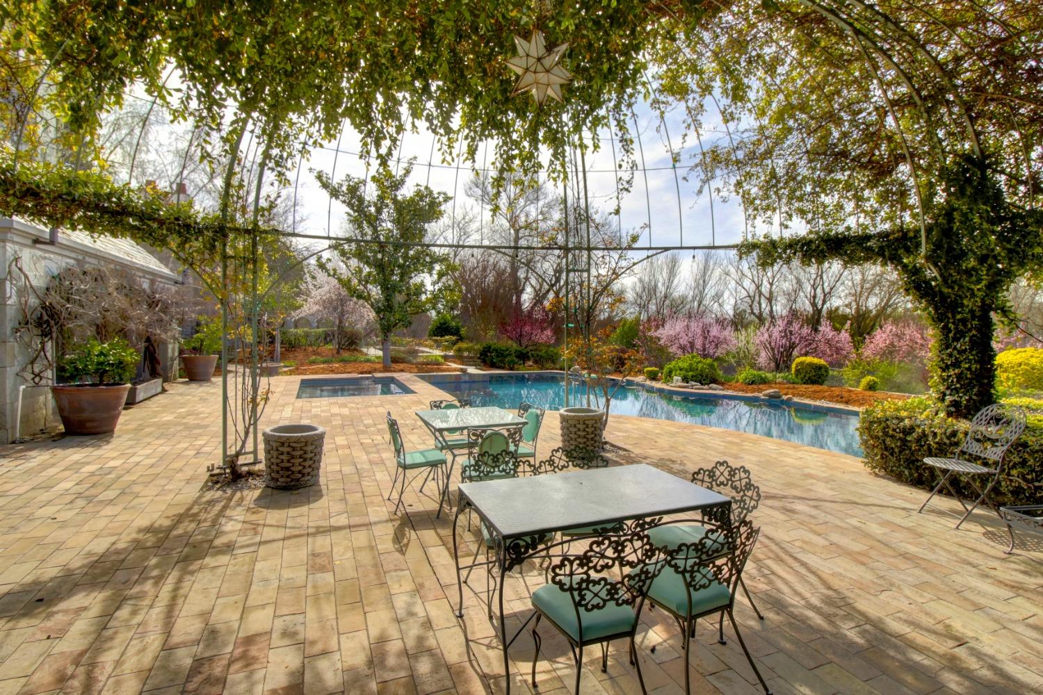 Sacramento, California, 95827, United States, 6 Bedrooms Bedrooms, ,7 BathroomsBathrooms,Residential,Active,1898041