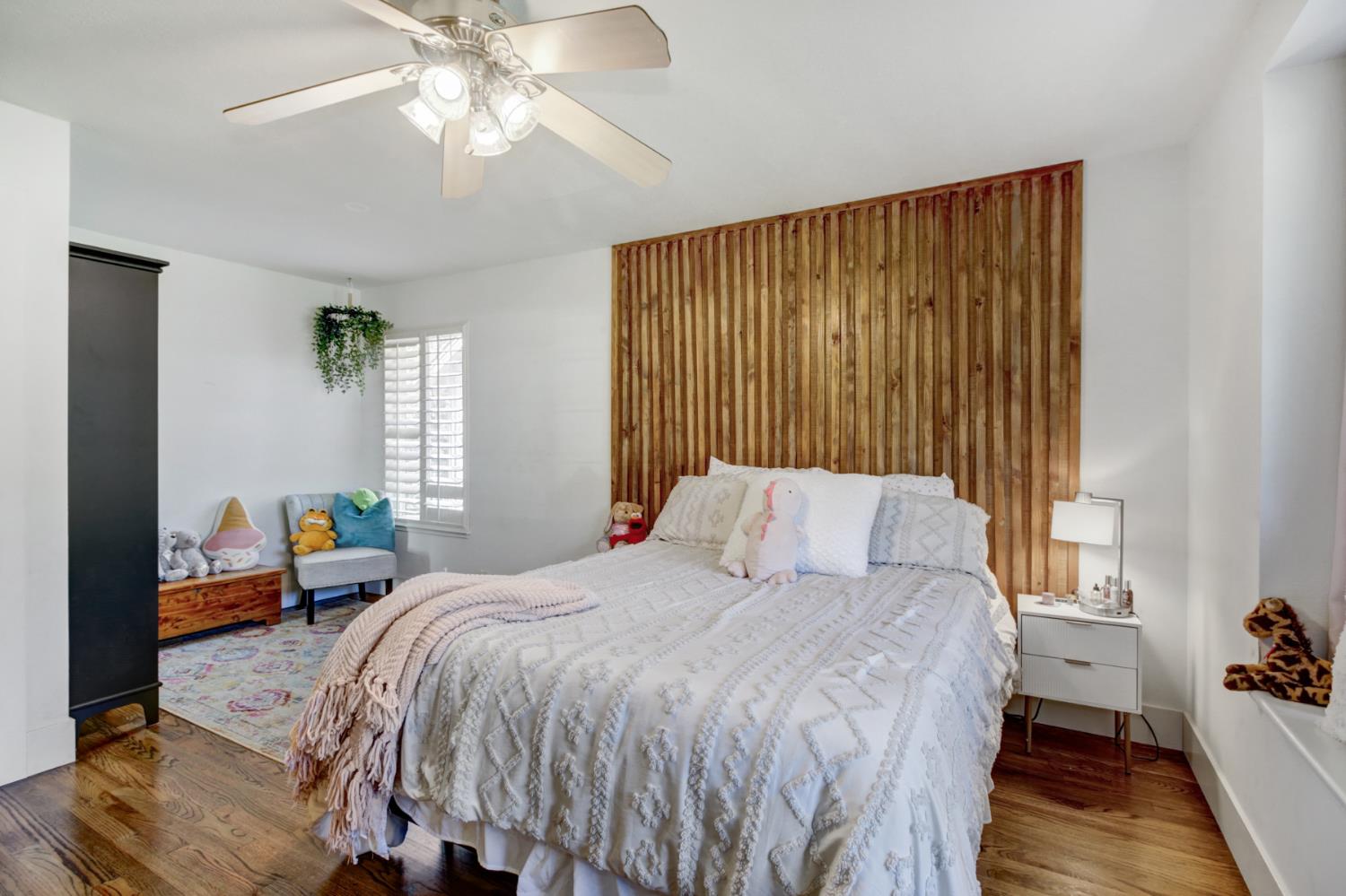 Carmichael, California, 95608, United States, 5 Bedrooms Bedrooms, ,4 BathroomsBathrooms,Residential,Active,1952048