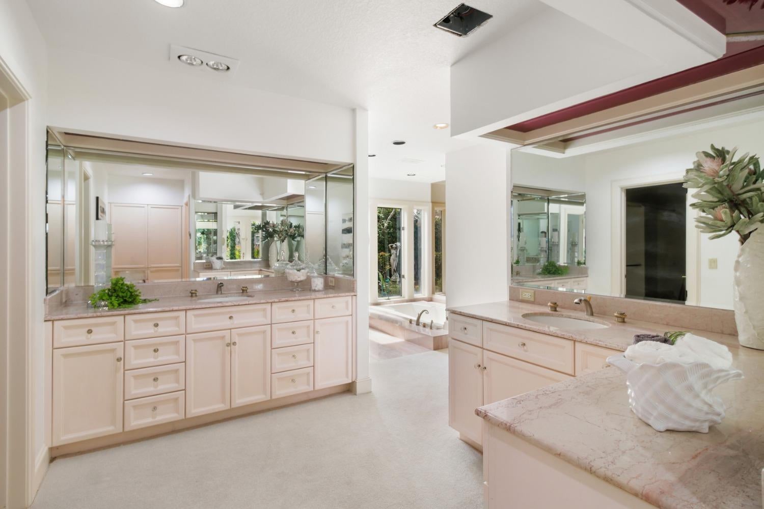 Sacramento, California, 95827, United States, 6 Bedrooms Bedrooms, ,7 BathroomsBathrooms,Residential,Active,1898041