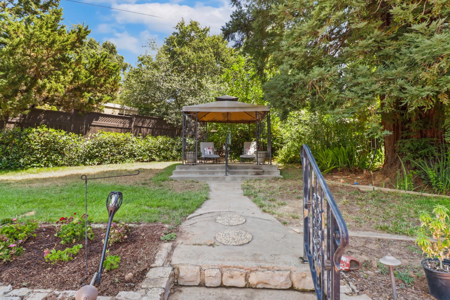 Carmichael, California, 95608, United States, 4 Bedrooms Bedrooms, ,3 BathroomsBathrooms,Residential,Active,1904149