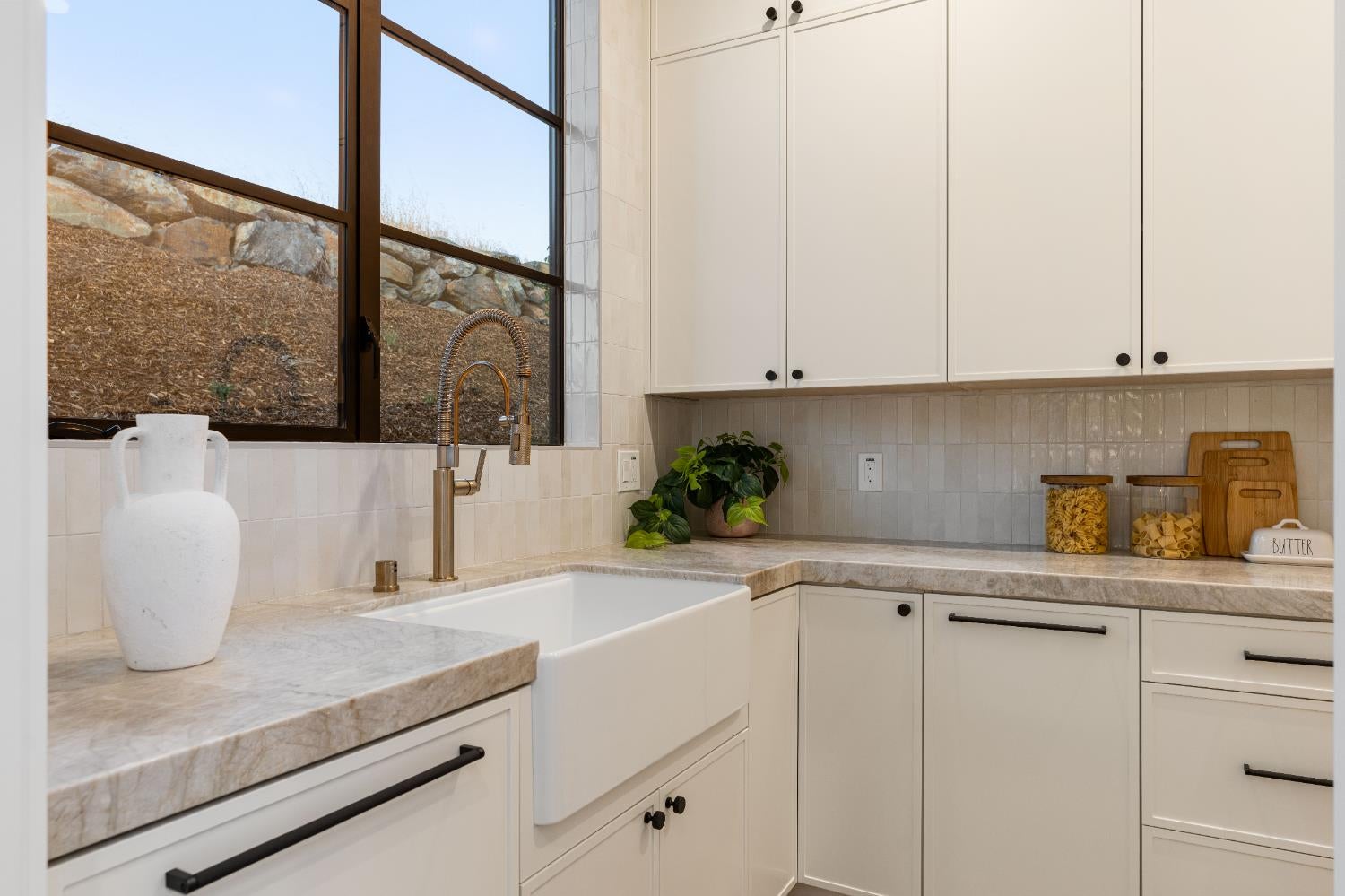 El Dorado Hills, California, 95762, United States, 5 Bedrooms Bedrooms, ,5 BathroomsBathrooms,Residential,Active,1998588