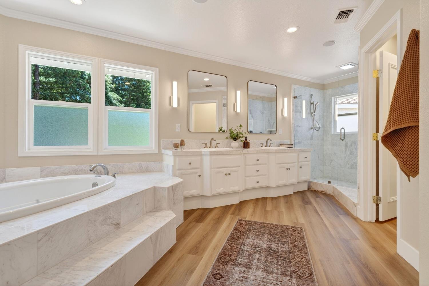 Davis, California, 95618, United States, 4 Bedrooms Bedrooms, ,3 BathroomsBathrooms,Residential,Pending,2045806