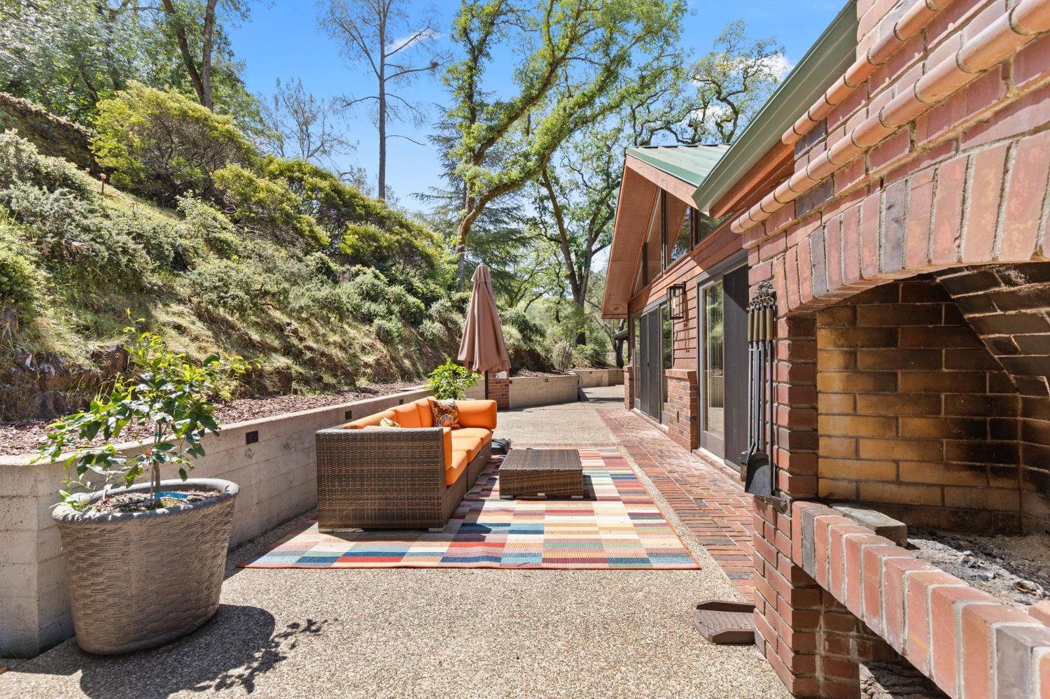 Sutter Creek, California, 95685, United States, 2 Bedrooms Bedrooms, ,4 BathroomsBathrooms,Residential,Active,2038151