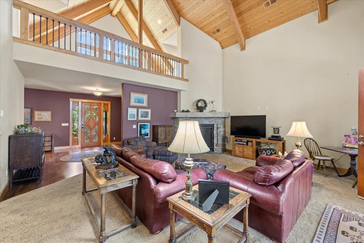 Nevada City, California, 95959, United States, 3 Bedrooms Bedrooms, ,4 BathroomsBathrooms,Residential,Active,1893237